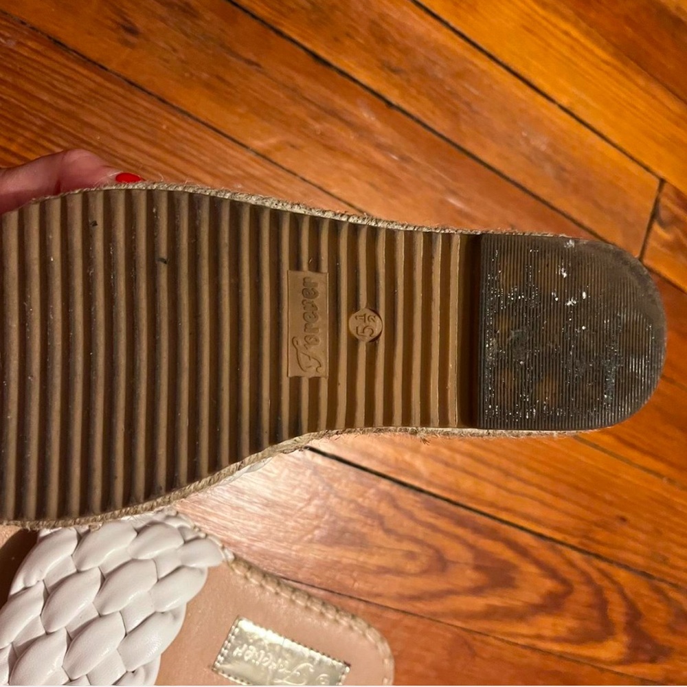 Sandals - Picture 4 of 6